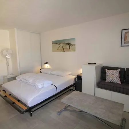 Nice 24 M Bright And Renovated With Terrace Apartamento