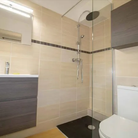 Nice 24 M Bright And Renovated With Terrace