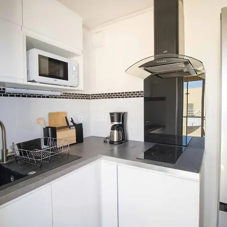 Nice 24 M Bright And Renovated With Terrace Apartamento